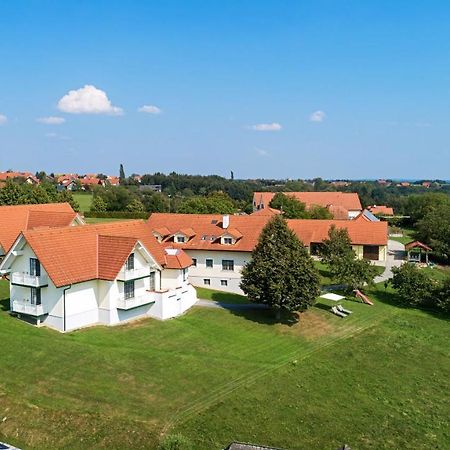 Hotel Sonntagsberg Hof Familie Fiedler Bad Waltersdorf Esterno foto