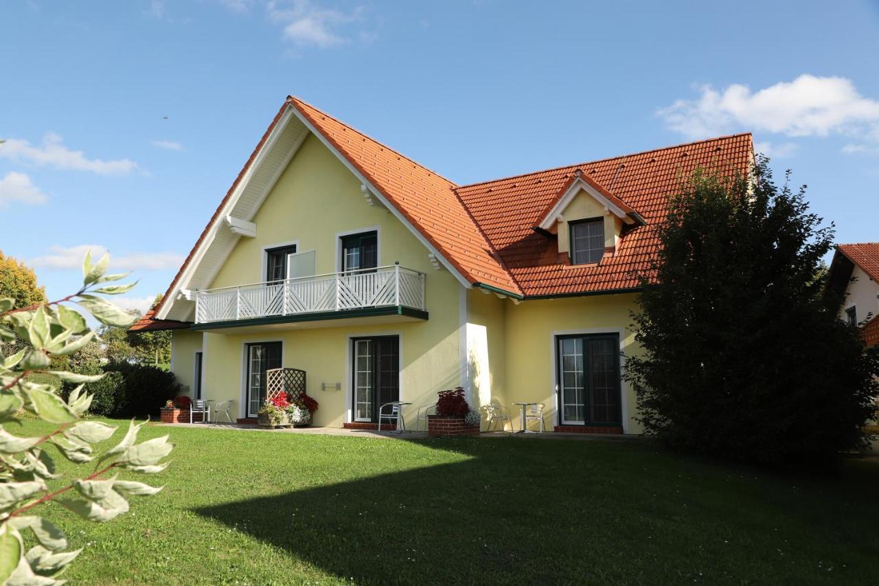 Hotel Sonntagsberg Hof Familie Fiedler Bad Waltersdorf Esterno foto