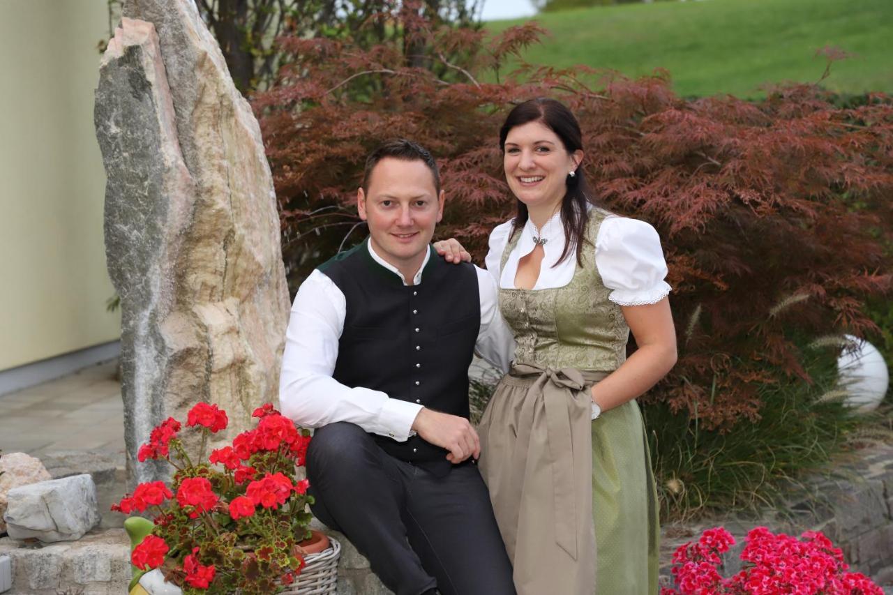 Hotel Sonntagsberg Hof Familie Fiedler Bad Waltersdorf Esterno foto
