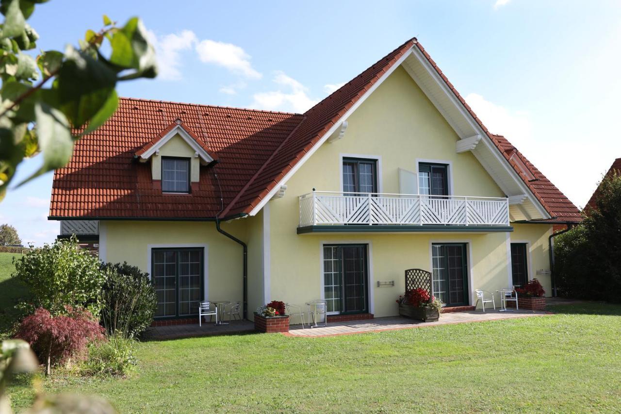 Hotel Sonntagsberg Hof Familie Fiedler Bad Waltersdorf Esterno foto